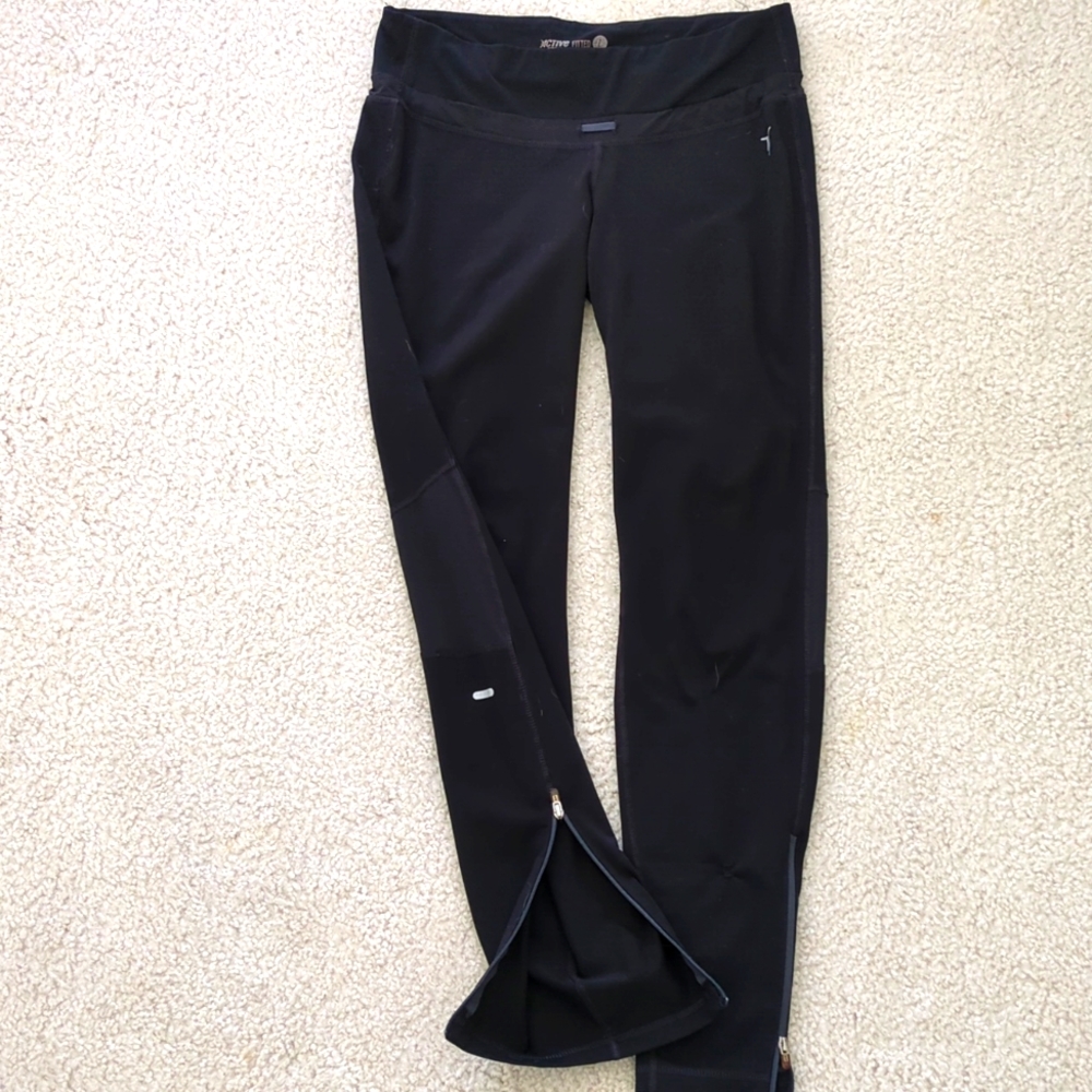 Black Zippered Bottom Vented Leggings
